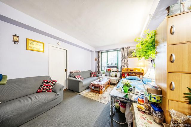 14 Metropolitan Oval 8D, Bronx, NY 10462