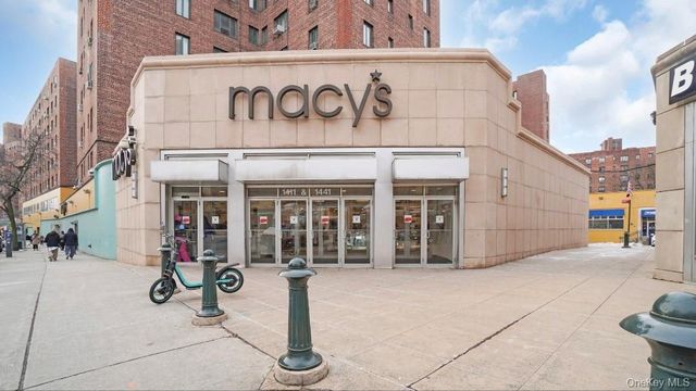 14 Metropolitan Oval 8D, Bronx, NY 10462