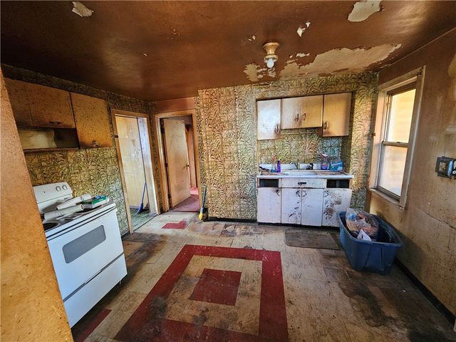 221 Vine St, Canonsburg, PA 15317