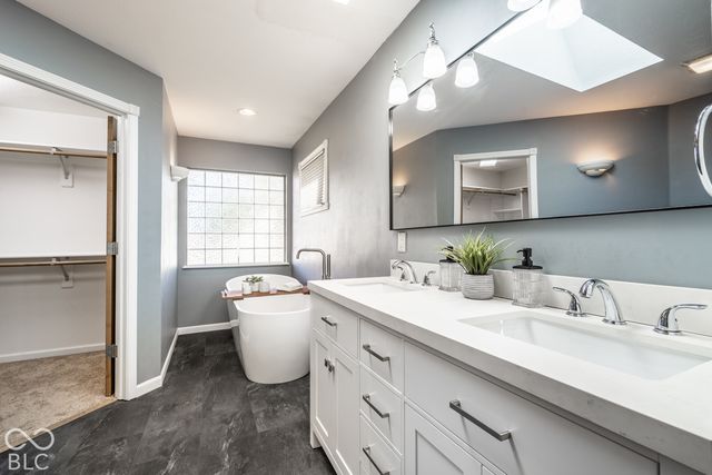 3634 N Hunters Court, Greenfield, IN 46140