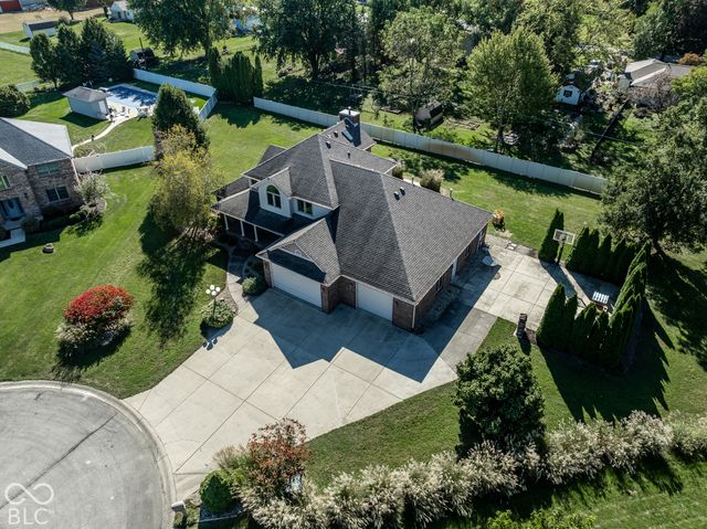 3634 N Hunters Court, Greenfield, IN 46140