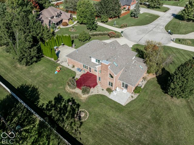 3634 N Hunters Court, Greenfield, IN 46140