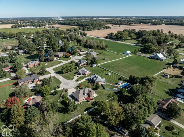 3634 N Hunters Court, Greenfield, IN 46140