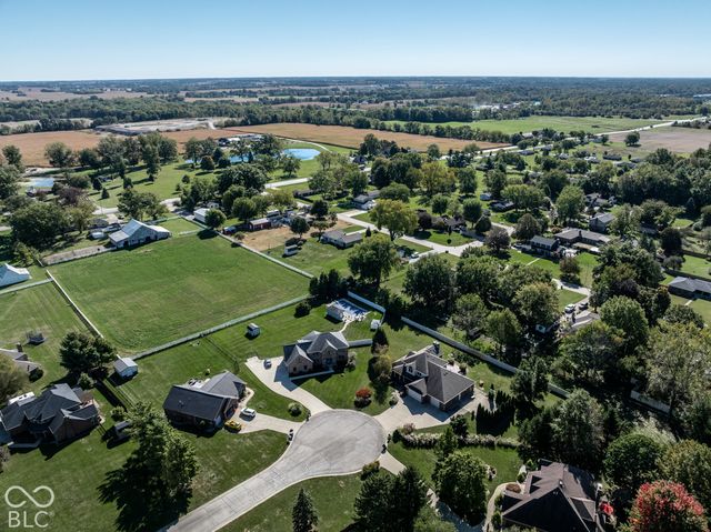 3634 N Hunters Court, Greenfield, IN 46140