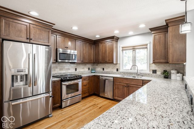 3634 N Hunters Court, Greenfield, IN 46140