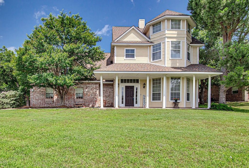 9801 Bellechase Road, Granbury, TX 76049