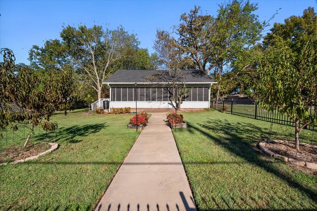 1100 Governors Drive, Corsicana, TX 75110