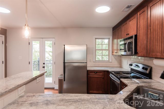 4915 Park Road F, Charlotte, NC 28209