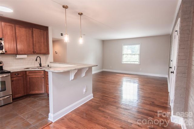 4915 Park Road F, Charlotte, NC 28209