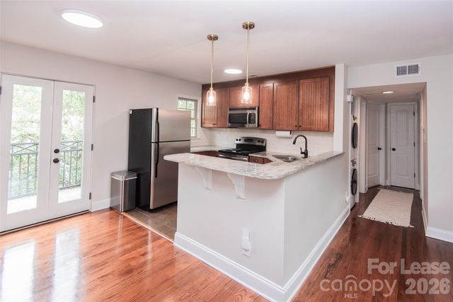 4915 Park Road F, Charlotte, NC 28209