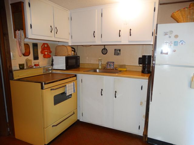 28 Staddle Hill Road, Winchester, NH 03470