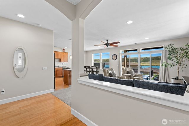 9116 Red Hawk Lane NW, Quincy, WA 98848