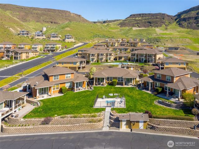 9116 Red Hawk Lane NW, Quincy, WA 98848