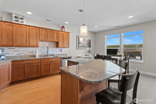 9116 Red Hawk Lane NW, Quincy, WA 98848