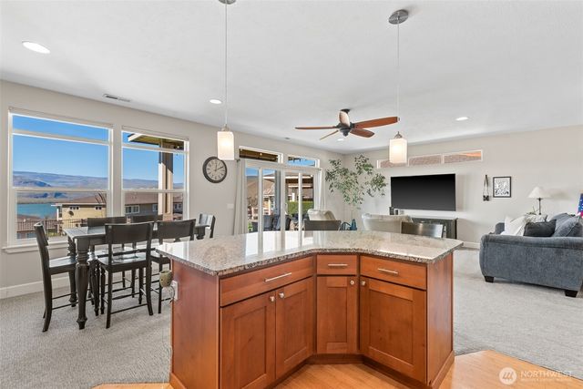 9116 Red Hawk Lane NW, Quincy, WA 98848