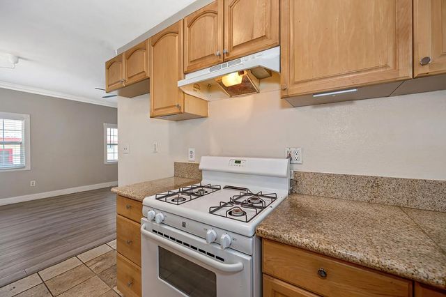 2224 17th St, Sacramento, CA 95818