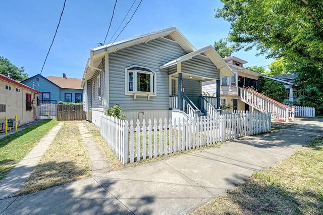 2224 17th St, Sacramento, CA 95818
