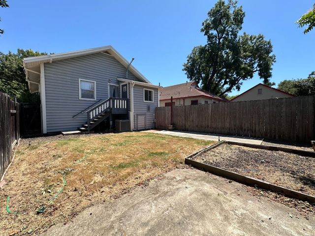 2224 17th St, Sacramento, CA 95818