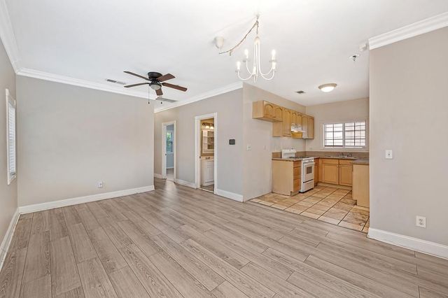 2224 17th St, Sacramento, CA 95818