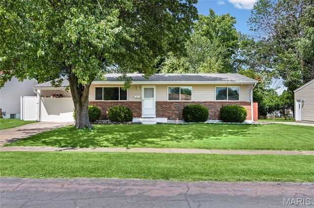 1135 Kostka Lane, Florissant, MO 63031