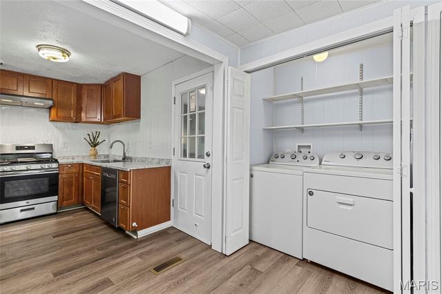 1135 Kostka Lane, Florissant, MO 63031