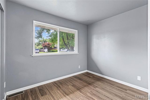 1135 Kostka Lane, Florissant, MO 63031