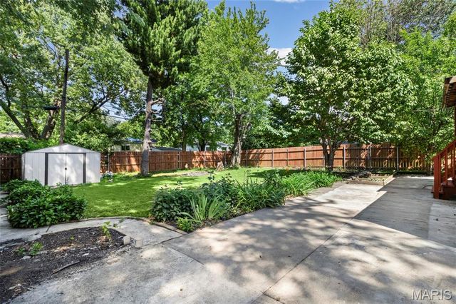 1135 Kostka Lane, Florissant, MO 63031