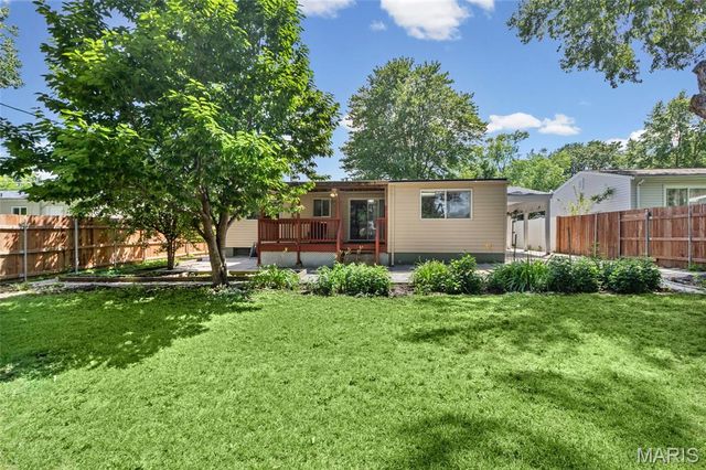 1135 Kostka Lane, Florissant, MO 63031