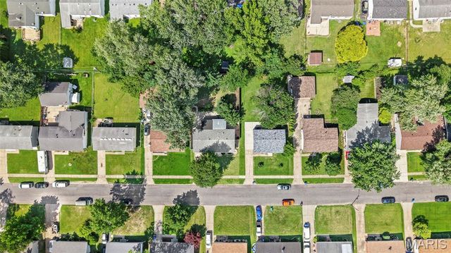 1135 Kostka Lane, Florissant, MO 63031