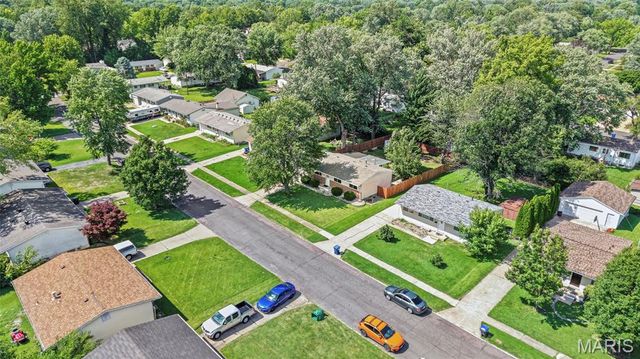 1135 Kostka Lane, Florissant, MO 63031