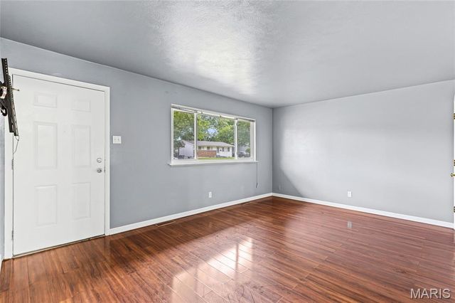 1135 Kostka Lane, Florissant, MO 63031