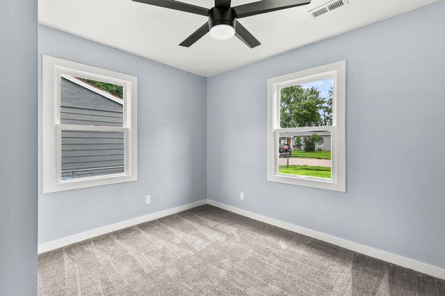1318 LINDWOOD Drive, Carter Lake, IA 51510