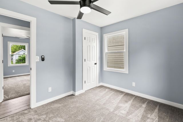 1318 LINDWOOD Drive, Carter Lake, IA 51510