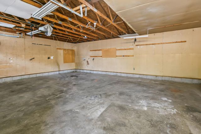 1318 LINDWOOD Drive, Carter Lake, IA 51510