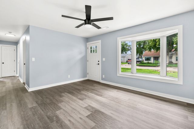 1318 LINDWOOD Drive, Carter Lake, IA 51510
