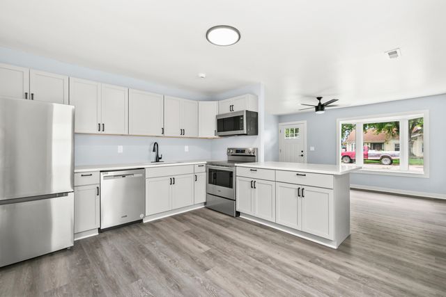 1318 LINDWOOD Drive, Carter Lake, IA 51510