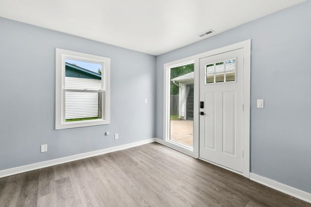 1318 LINDWOOD Drive, Carter Lake, IA 51510