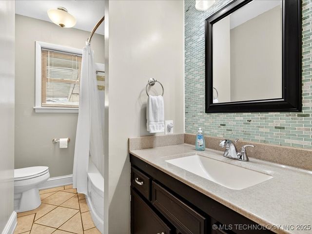 1801 Arbor Drive, Bartlesville, OK 74006