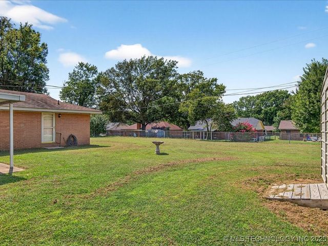 1801 Arbor Drive, Bartlesville, OK 74006