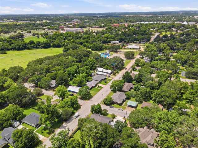 511 W Val Verde Street, Brenham, TX 77833