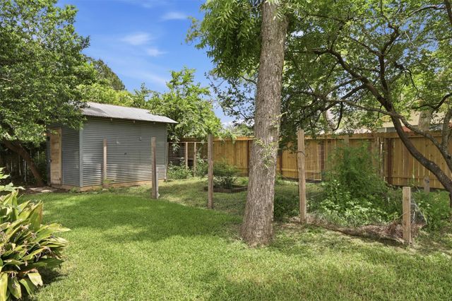 511 W Val Verde Street, Brenham, TX 77833