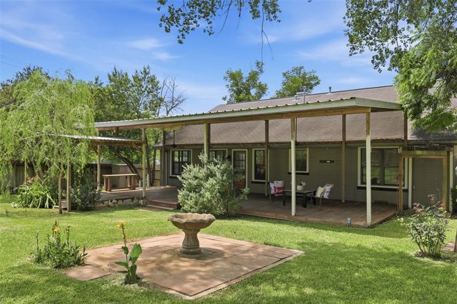 511 W Val Verde Street, Brenham, TX 77833