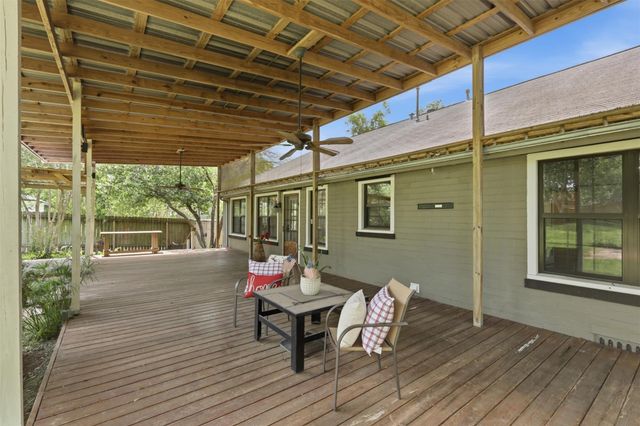 511 W Val Verde Street, Brenham, TX 77833