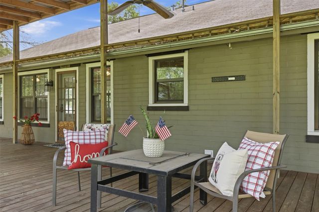 511 W Val Verde Street, Brenham, TX 77833