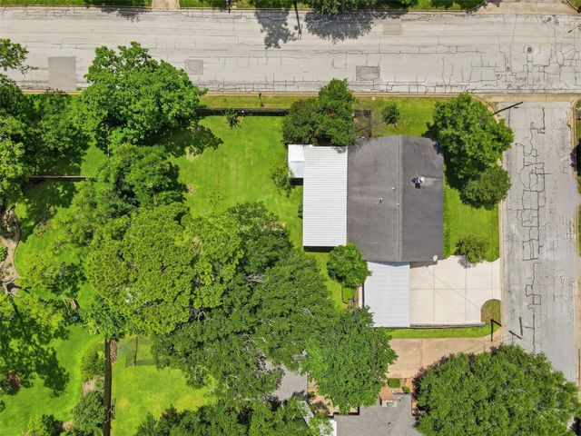 511 W Val Verde Street, Brenham, TX 77833