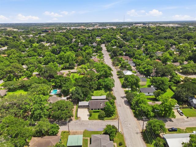 511 W Val Verde Street, Brenham, TX 77833