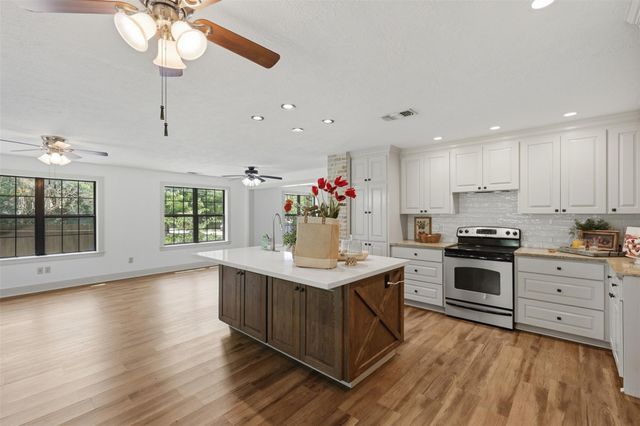 511 W Val Verde Street, Brenham, TX 77833