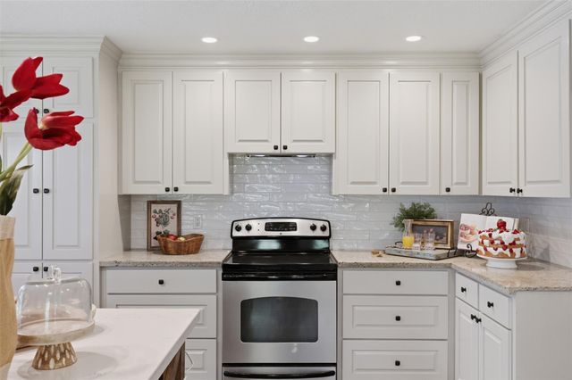 511 W Val Verde Street, Brenham, TX 77833