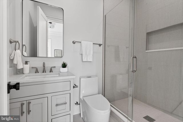 8722 EWING DR, Bethesda, MD 20817