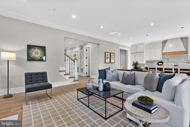 8722 EWING DR, Bethesda, MD 20817